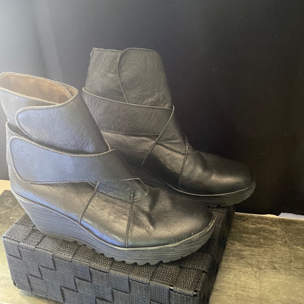 Fly London black leather wedge heeled boots size 10-10.5 EU 41.